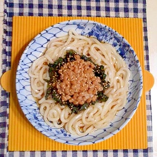 サツマイモの葉と納豆のぶっかけうどん♪